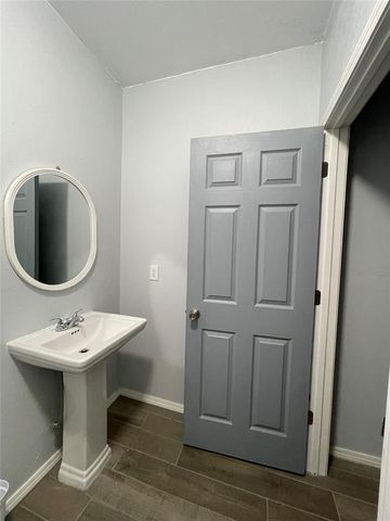 9 Vine Street, Yukon, OK 73099