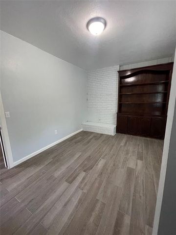 9 Vine Street, Yukon, OK 73099