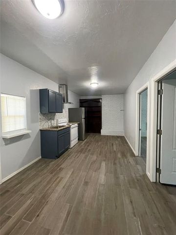 9 Vine Street, Yukon, OK 73099