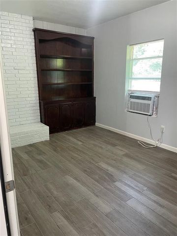 9 Vine Street, Yukon, OK 73099