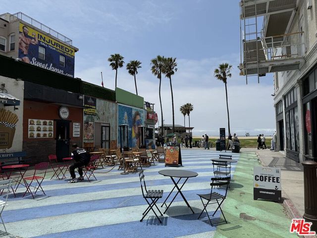 39 Westminster Avenue, Venice, CA 90291