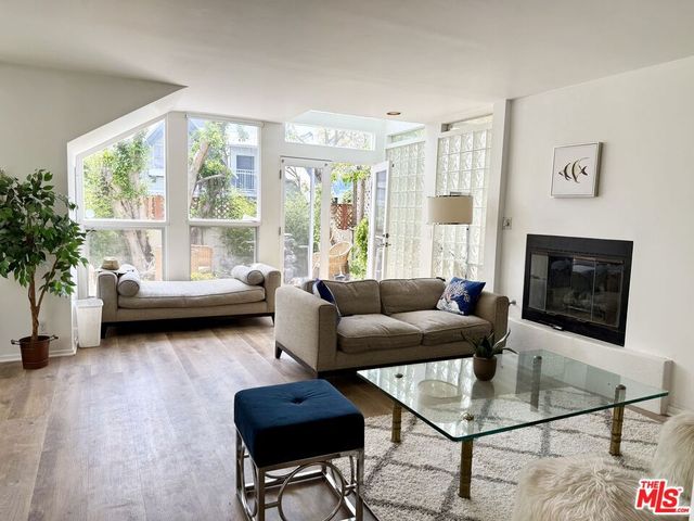 39 Westminster Avenue, Venice, CA 90291