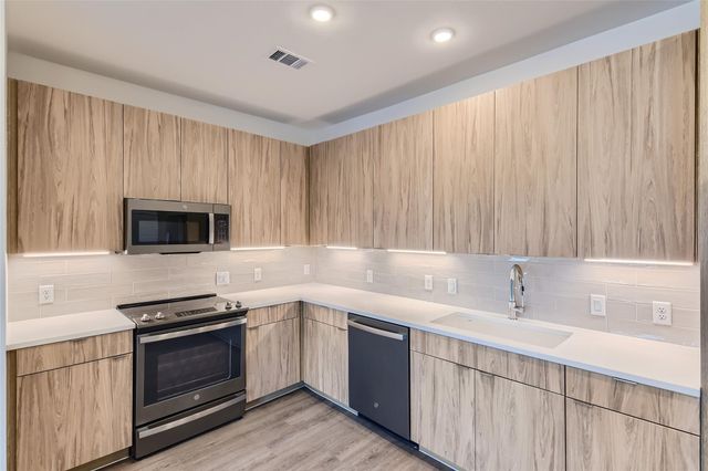 4802 S Congress Ave 305, Austin, TX 78745