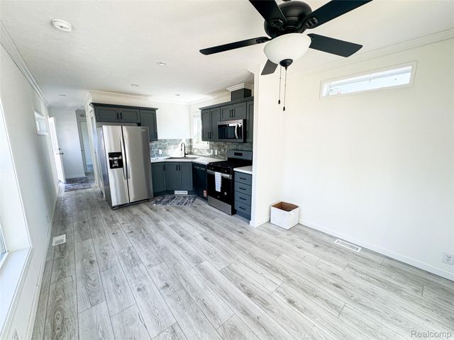 17 Sunset Lane, Fenton Charter Township, MI 48430