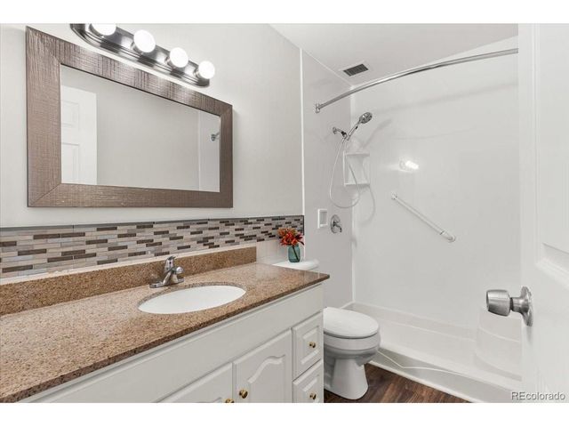 620 S Alton Way 2D, Denver, CO 80247