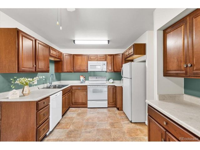 620 S Alton Way 2D, Denver, CO 80247