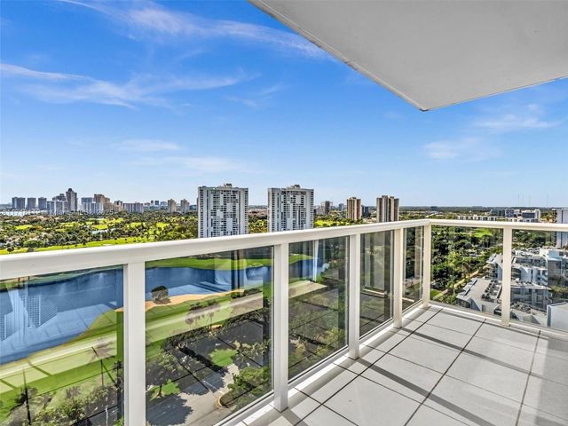 3625 N Country Club Dr 2108, Aventura, FL 33180