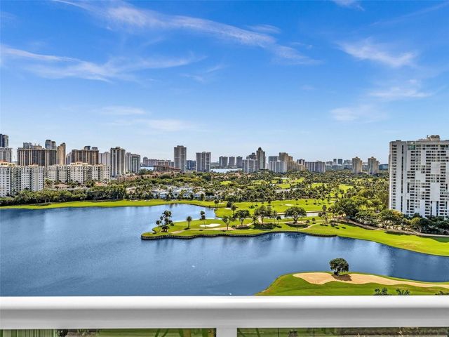 3625 N Country Club Dr 2108, Aventura, FL 33180