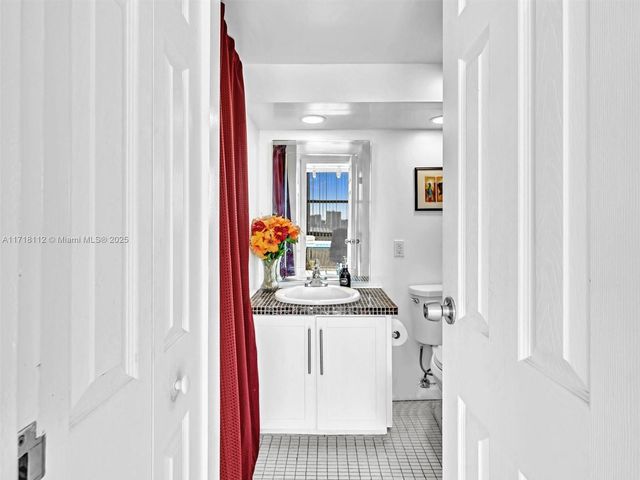 3625 N Country Club Dr 2108, Aventura, FL 33180