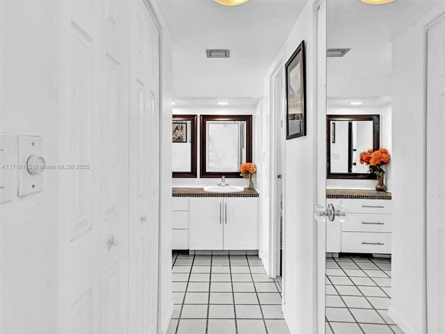 3625 N Country Club Dr 2108, Aventura, FL 33180