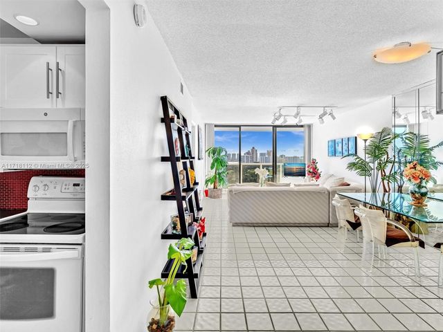 3625 N Country Club Dr 2108, Aventura, FL 33180