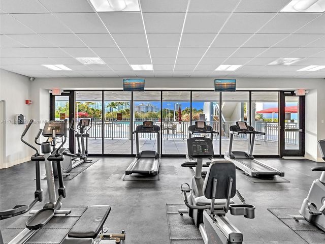 3625 N Country Club Dr 2108, Aventura, FL 33180