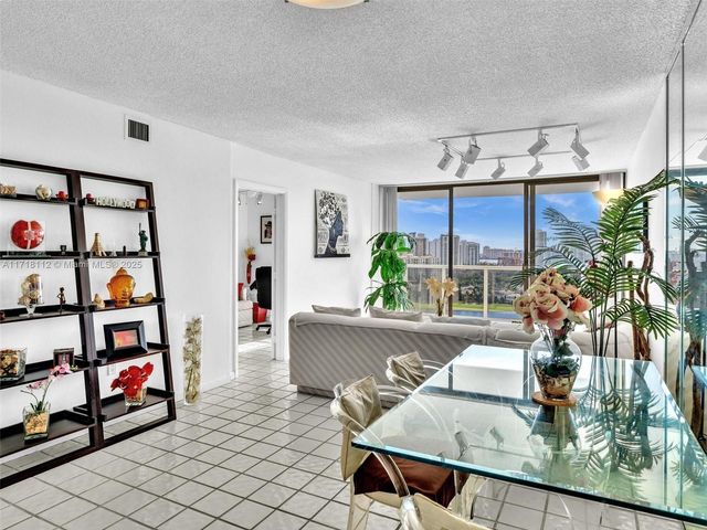 3625 N Country Club Dr 2108, Aventura, FL 33180