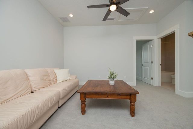 34 Arrowwood Dr, St Johns, FL 32259