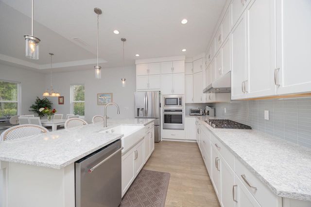 34 Arrowwood Dr, St Johns, FL 32259