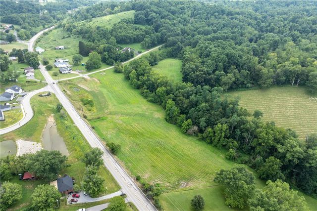 100 Park Avenue, South Franklin, PA 15301