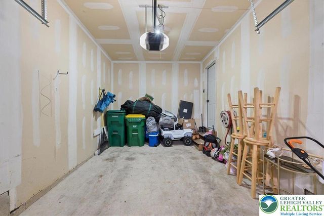 6909 Hunt Drive, Macungie Boro, PA 18062