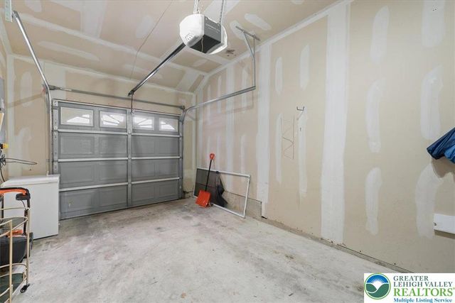 6909 Hunt Drive, Macungie Boro, PA 18062