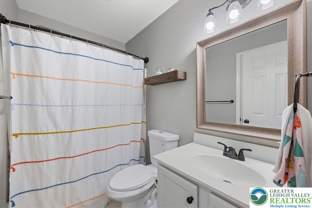 6909 Hunt Drive, Macungie Boro, PA 18062