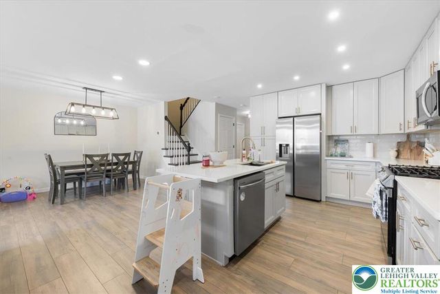 6909 Hunt Drive, Macungie Boro, PA 18062