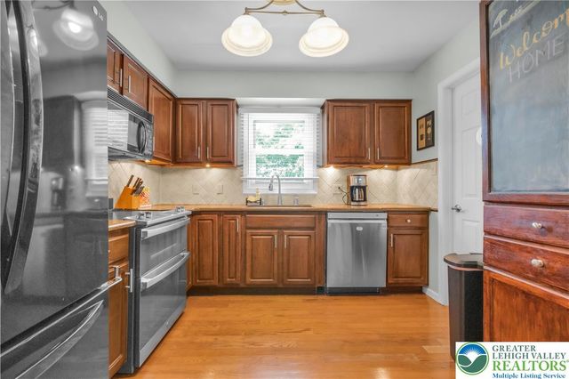 324 Tamarack Drive, South Whitehall Twp, PA 18104
