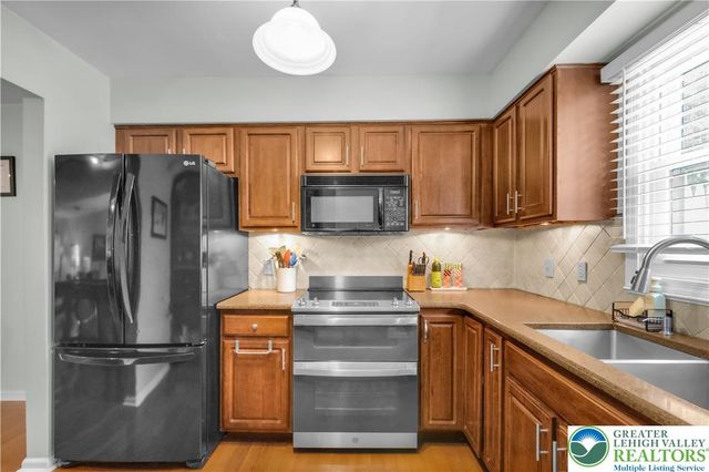 324 Tamarack Drive, South Whitehall Twp, PA 18104