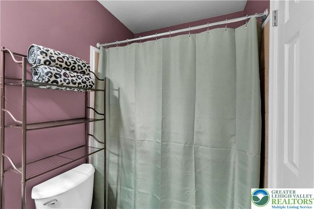 324 Tamarack Drive, South Whitehall Twp, PA 18104