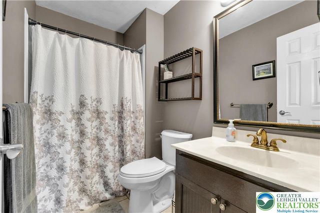 324 Tamarack Drive, South Whitehall Twp, PA 18104
