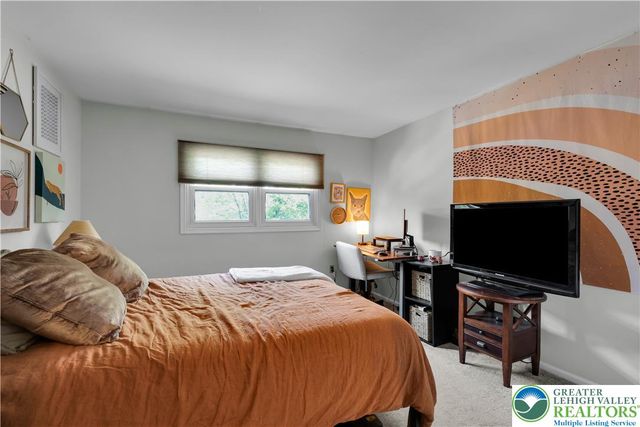 324 Tamarack Drive, South Whitehall Twp, PA 18104