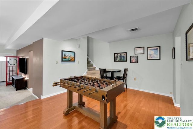 324 Tamarack Drive, South Whitehall Twp, PA 18104
