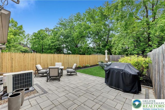324 Tamarack Drive, South Whitehall Twp, PA 18104