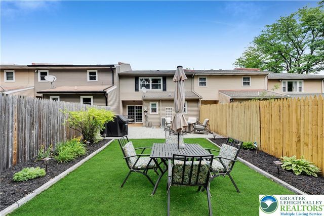 324 Tamarack Drive, South Whitehall Twp, PA 18104