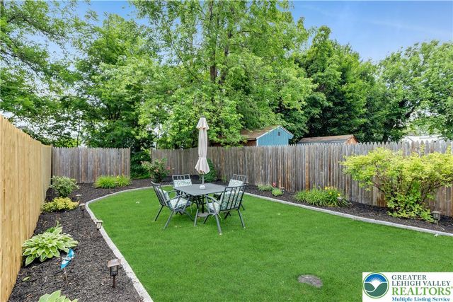 324 Tamarack Drive, South Whitehall Twp, PA 18104