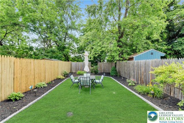 324 Tamarack Drive, South Whitehall Twp, PA 18104
