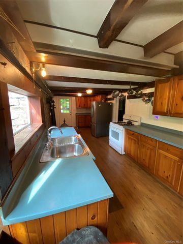 936 Goshen Turnpike, Circleville, NY 10919
