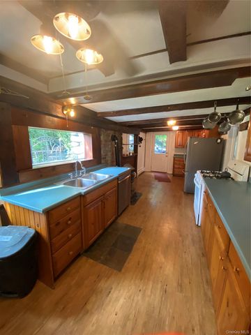 936 Goshen Turnpike, Circleville, NY 10919