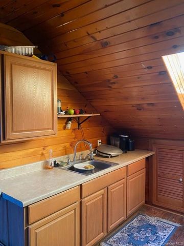 936 Goshen Turnpike, Circleville, NY 10919