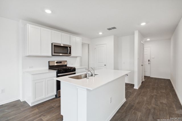 12702 Burro Canyon, Converse, TX 78109