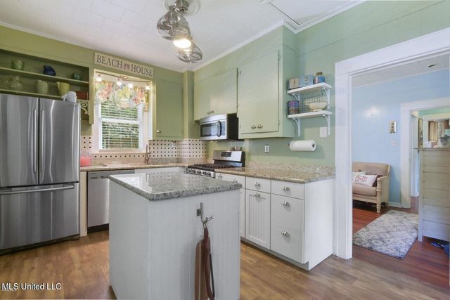 828 Woodward Avenue, Gulfport, MS 39501