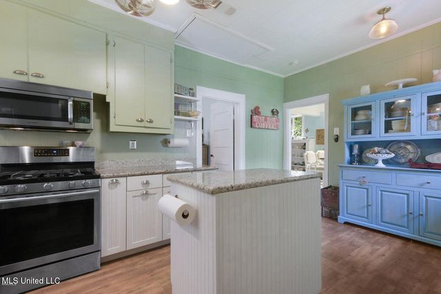828 Woodward Avenue, Gulfport, MS 39501
