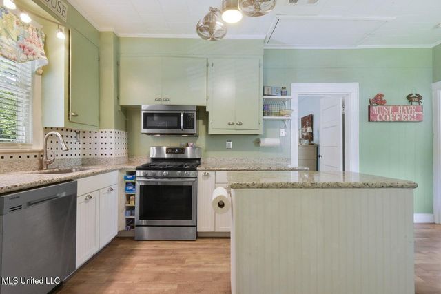 828 Woodward Avenue, Gulfport, MS 39501