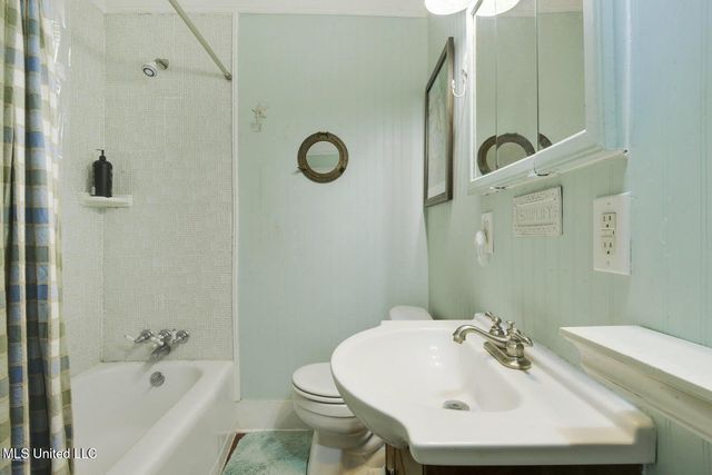 828 Woodward Avenue, Gulfport, MS 39501