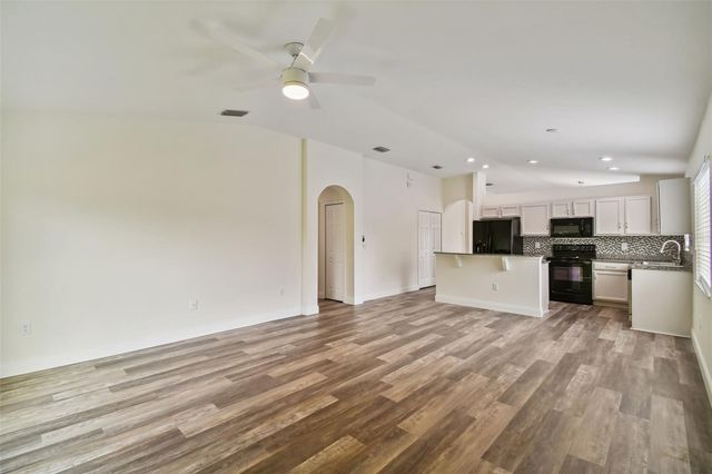 6401 PINE TOP WAY, Wesley Chapel, FL 33545