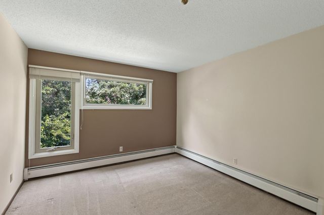 12600 Parkwood Drive 110, Burnsville, MN 55337