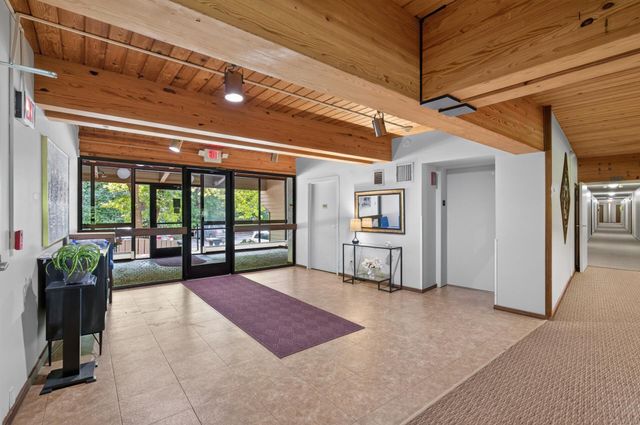 12600 Parkwood Drive 110, Burnsville, MN 55337