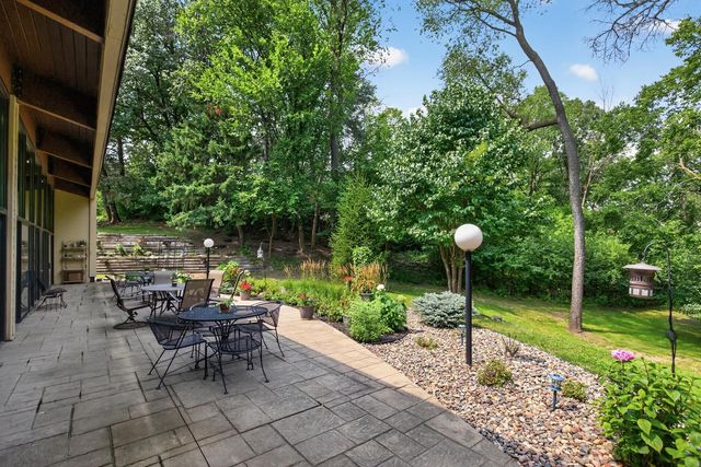 12600 Parkwood Drive 110, Burnsville, MN 55337