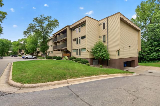 12600 Parkwood Drive 110, Burnsville, MN 55337