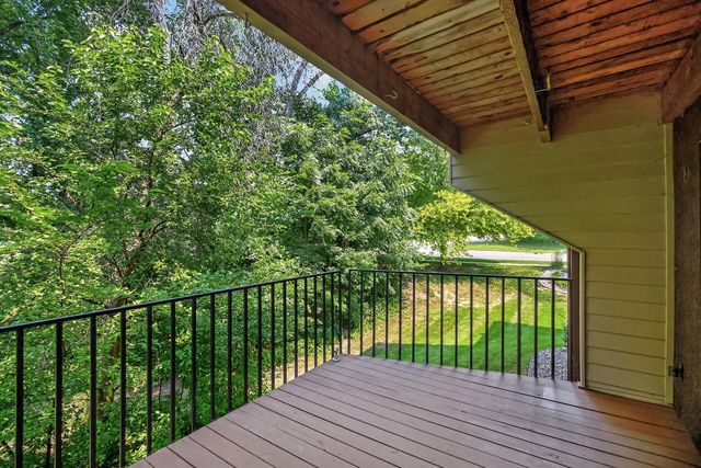 12600 Parkwood Drive 110, Burnsville, MN 55337