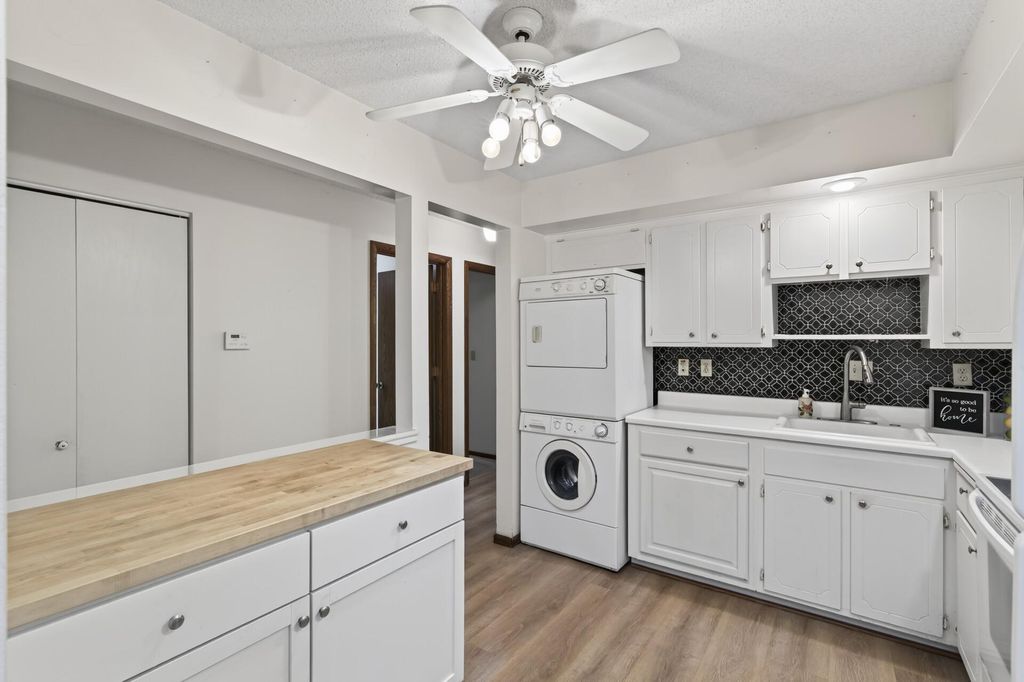 12600 Parkwood Drive 110, Burnsville, MN 55337 — photo 2