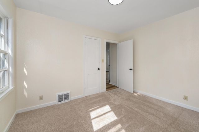 2122 N Erie Ave, Wichita, KS 67214